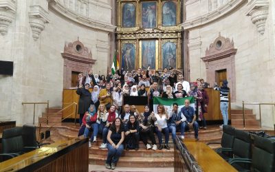 Vecinos migrantes de Algeciras visitan el Parlamento de Andalucía