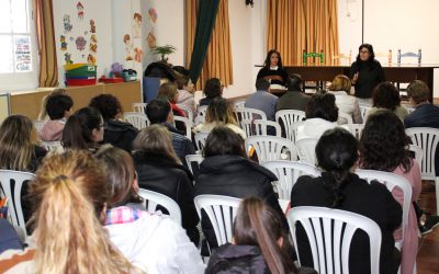 Márgenes y Vínculos realiza en Casares una actividad de sensibilización centrada en la prevención de la violencia sexual infantil para familiares