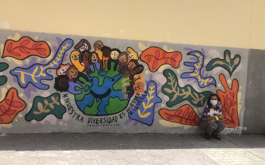 Márgenes y Vínculos llena un muro del instituto Clara Campoamor de Ceuta con los colores de la diversidad