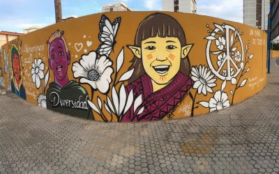 Un gran mural del artista Pesto transmite la alegría de la diversidad en el colegio público Tartessos de El Saladillo