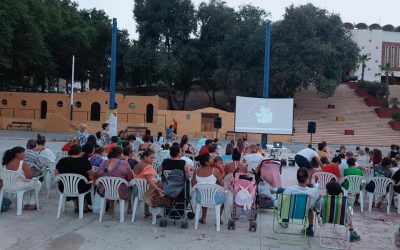 Cine bajo las estrellas proyecta la película Wonder en la barriada algecireña de San José Artesan
