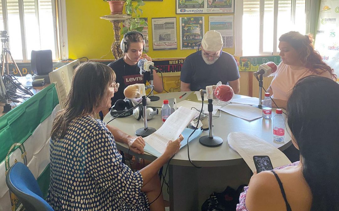 Márgenes y Vínculos produce y difunde Voces que acogen,  serie de podcasts sobre las familias que acogen a menores