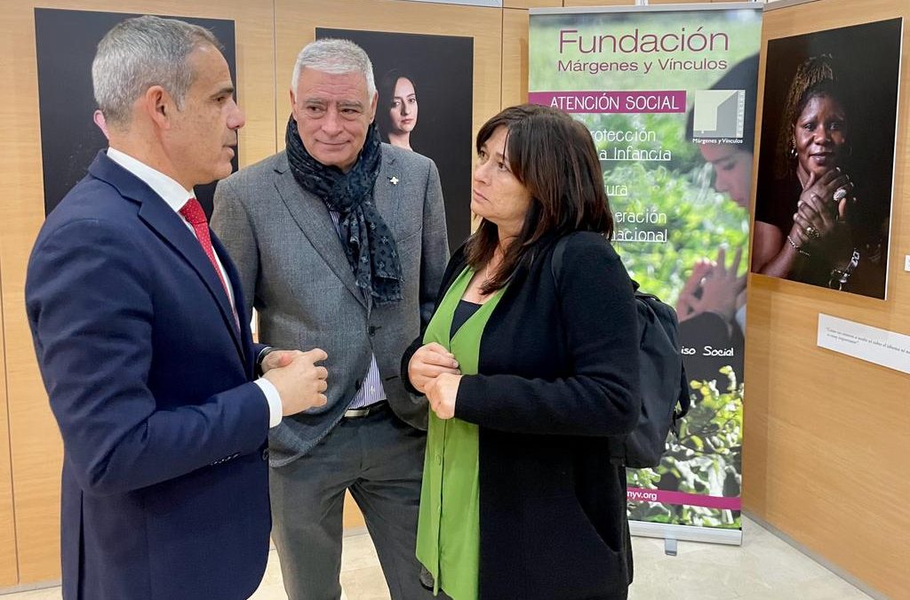 La exposición Idas y venidas se muestran en la Subdelegación del Gobierno en Cádiz