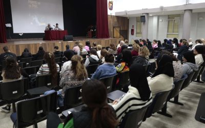 Márgenes y Vínculos presenta la campaña Ponte en su piel en el IES Abyla de Ceuta