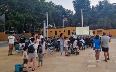 Márgenes y Vínculos califica de éxito la nueva edición de Cine bajo las estrellas en las barriadas algecireñas